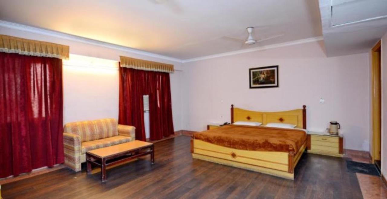 גוואליור Hotel Shelter מראה חיצוני תמונה